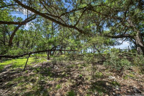 924 Wagon Creek Bandera TX 78003