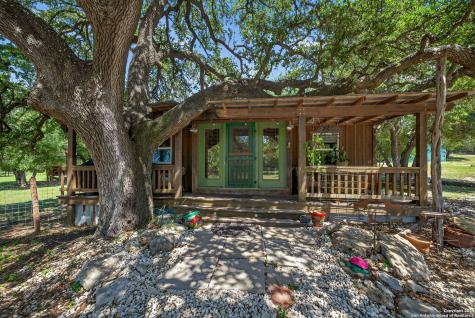 924 Wagon Creek Bandera TX 78003