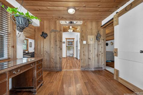 924 Wagon Creek Bandera TX 78003