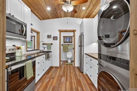 924 Wagon Creek Bandera TX 78003