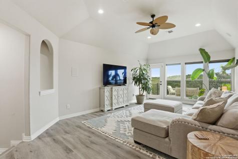 426 County Road 2801 W Mico TX 78056