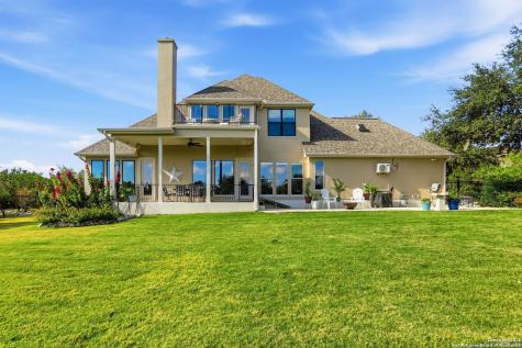 426 County Road 2801 W Mico TX 78056