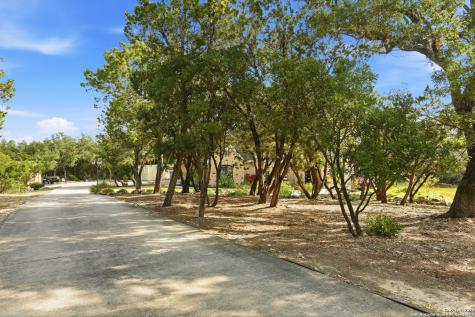 426 County Road 2801 W Mico TX 78056
