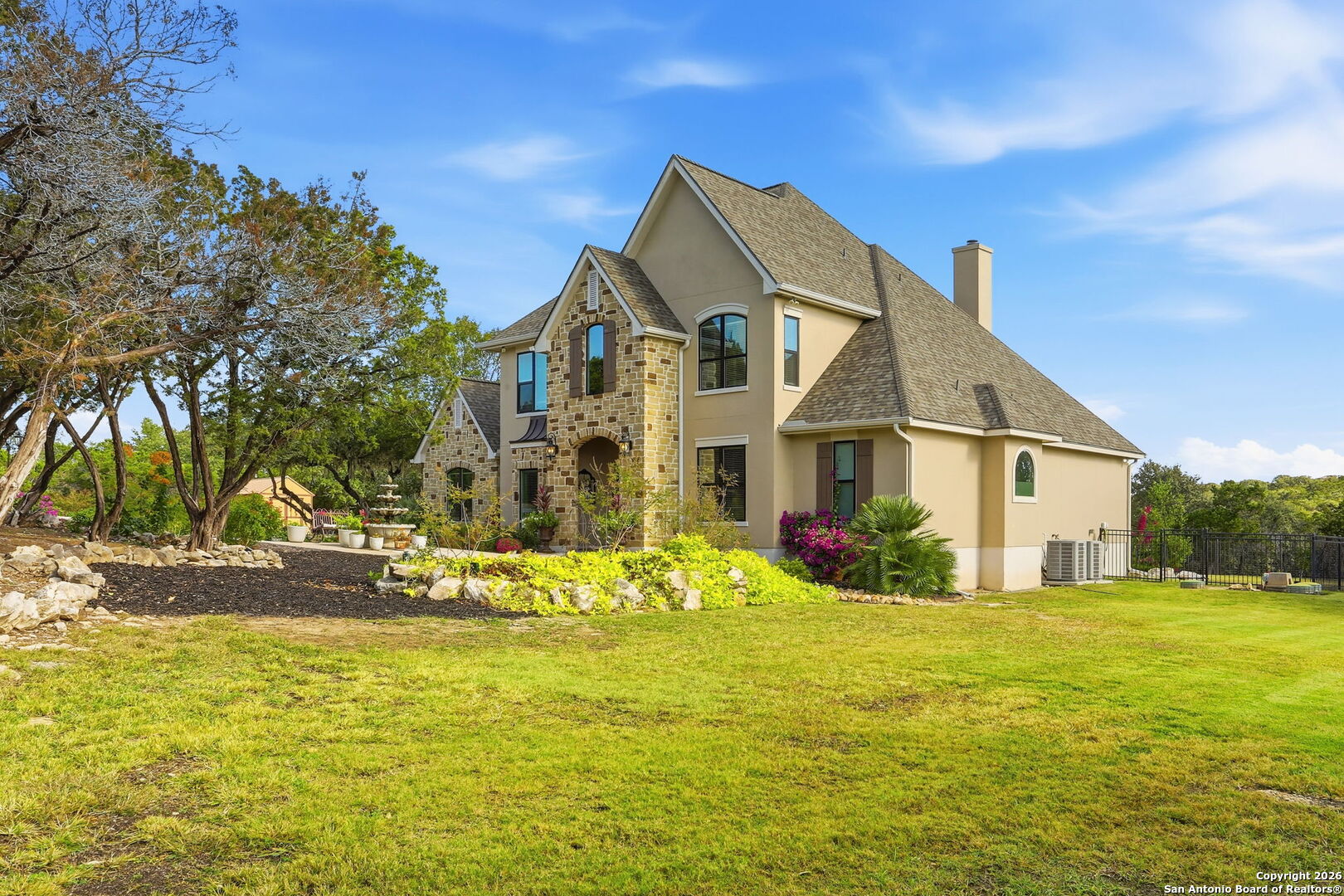 426 County Road 2801 W Mico TX 78056