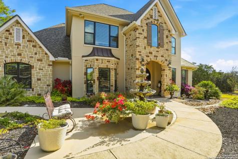 426 County Road 2801 W Mico TX 78056