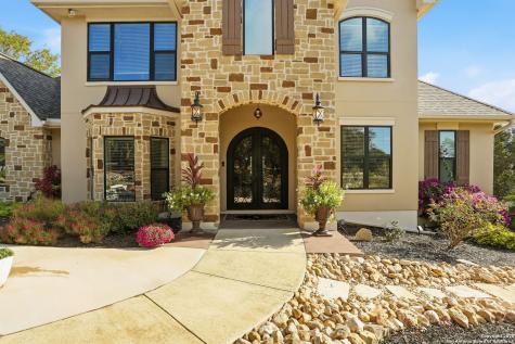 426 County Road 2801 W Mico TX 78056