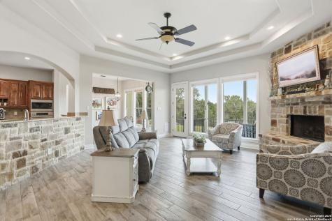 426 County Road 2801 W Mico TX 78056