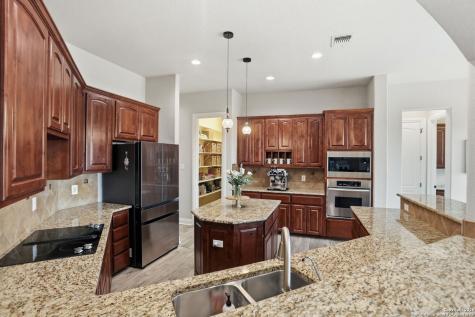 426 County Road 2801 W Mico TX 78056
