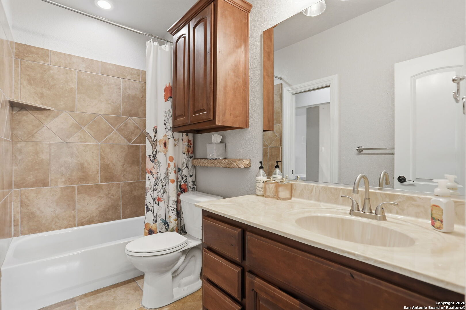 426 County Road 2801 W Mico TX 78056