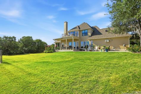 426 County Road 2801 W Mico TX 78056