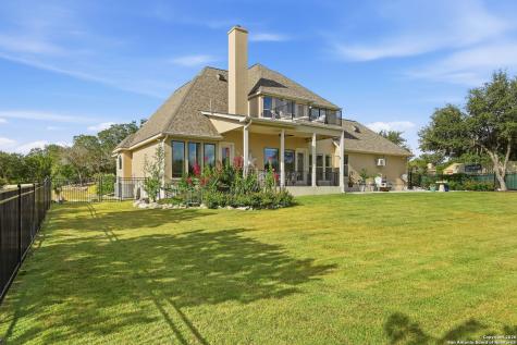 426 County Road 2801 W Mico TX 78056