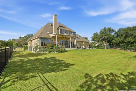426 County Road 2801 W Mico TX 78056