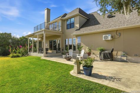 426 County Road 2801 W Mico TX 78056