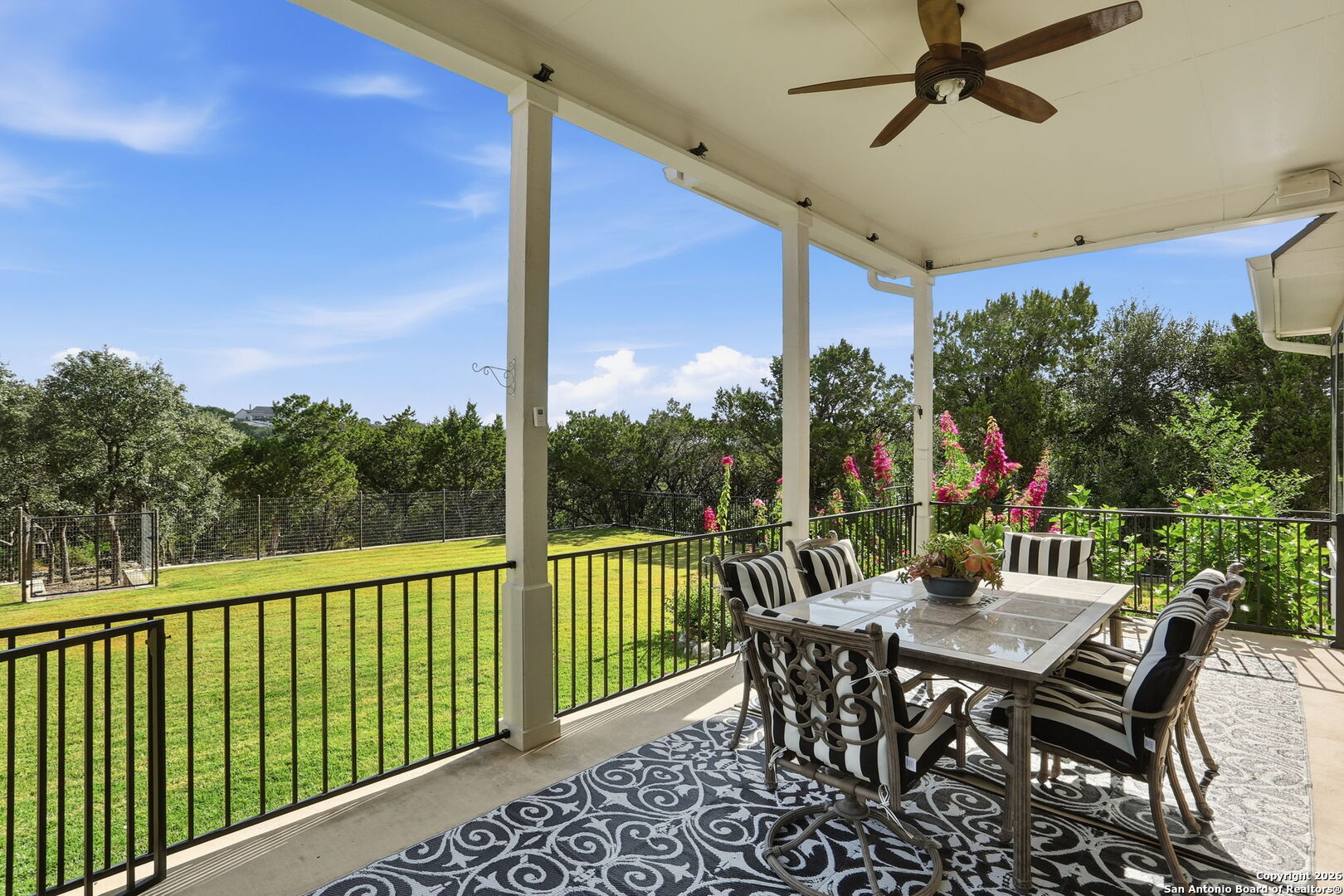 426 County Road 2801 W Mico TX 78056