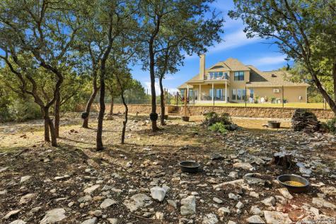 426 County Road 2801 W Mico TX 78056
