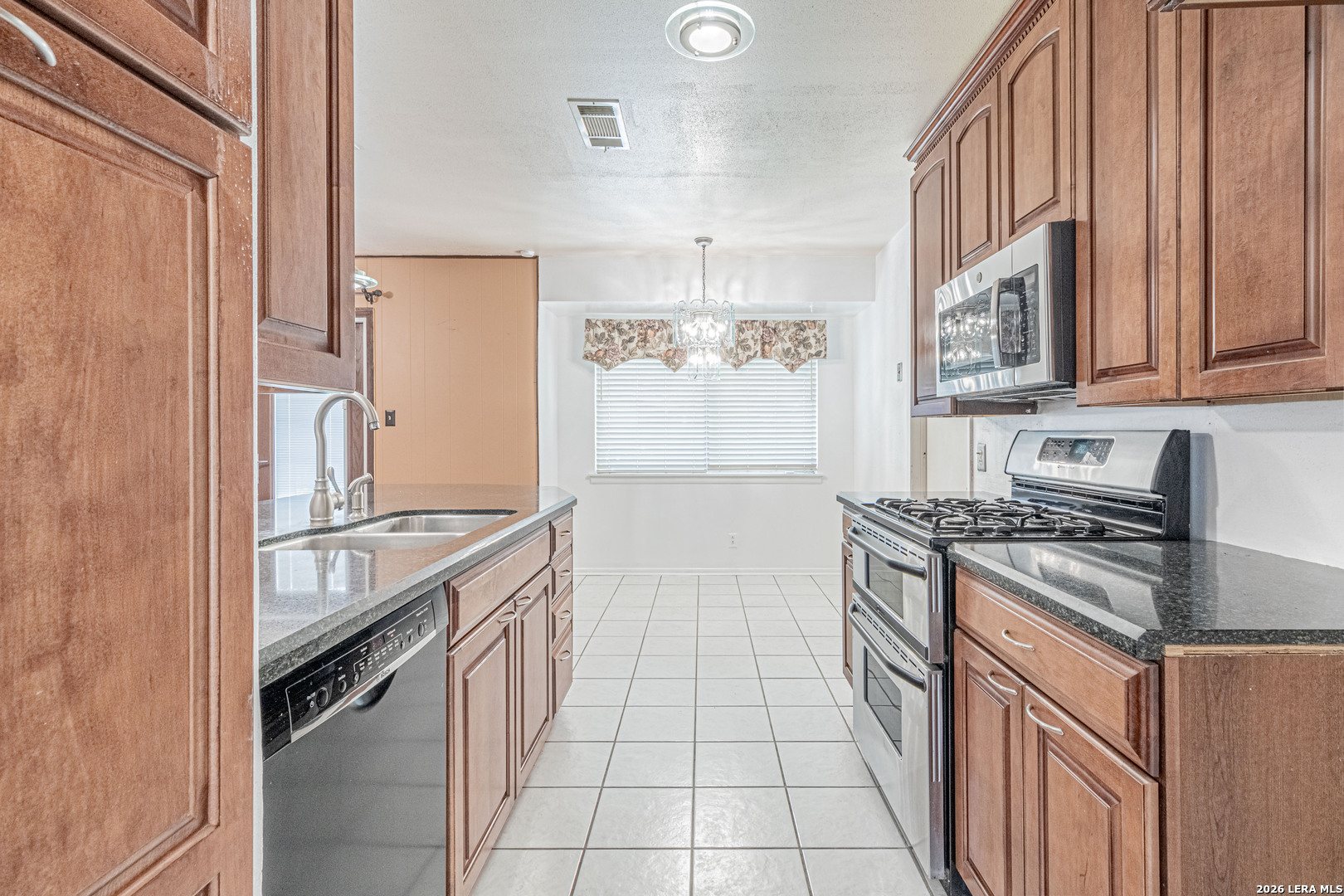 4002 Stathmore San Antonio TX 78217