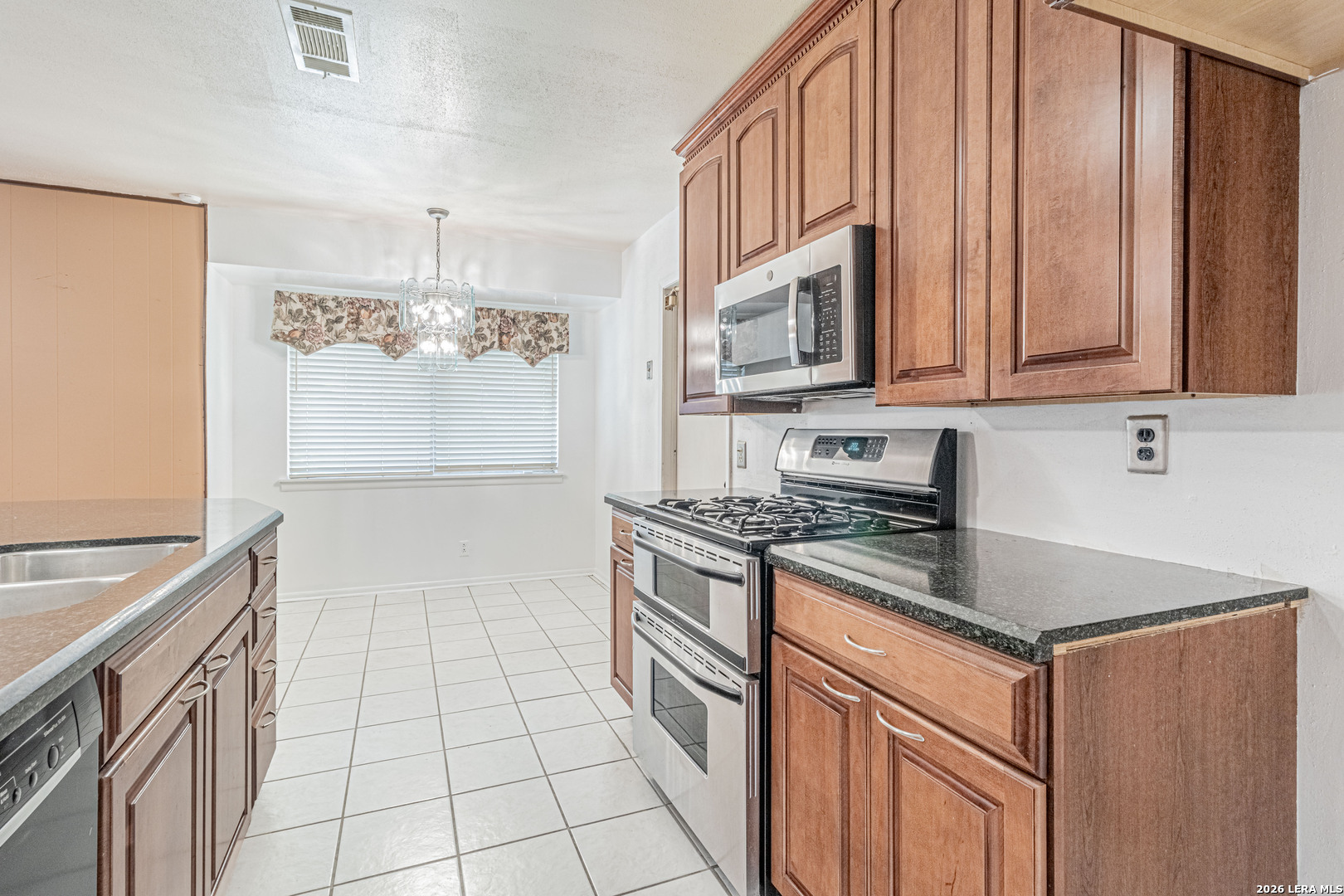 4002 Stathmore San Antonio TX 78217