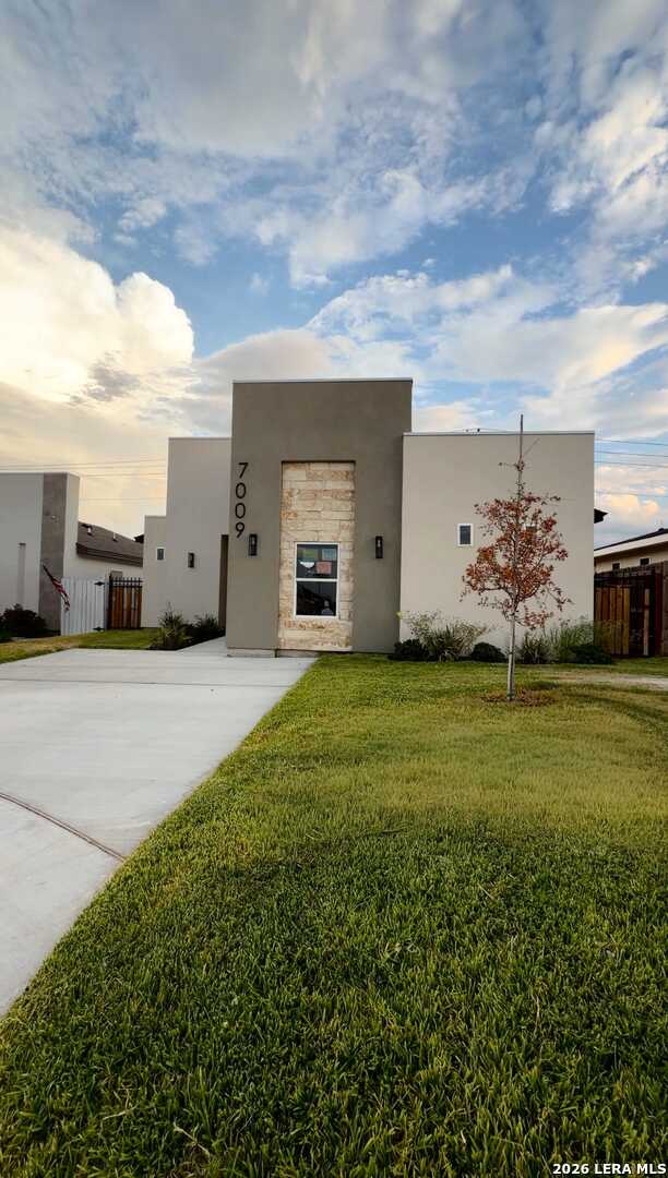 7009 Molinos Drive Laredo TX 78043