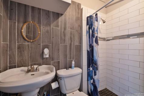 43 Leroux San Antonio TX 78207