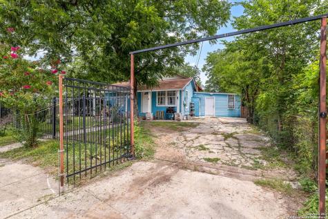 43 Leroux San Antonio TX 78207