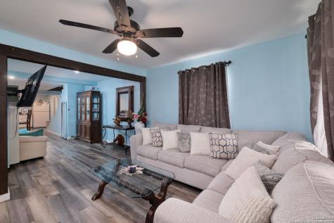 43 Leroux San Antonio TX 78207
