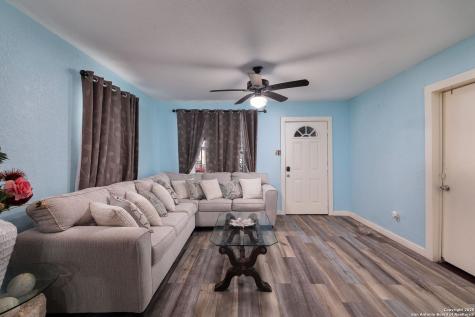 43 Leroux San Antonio TX 78207