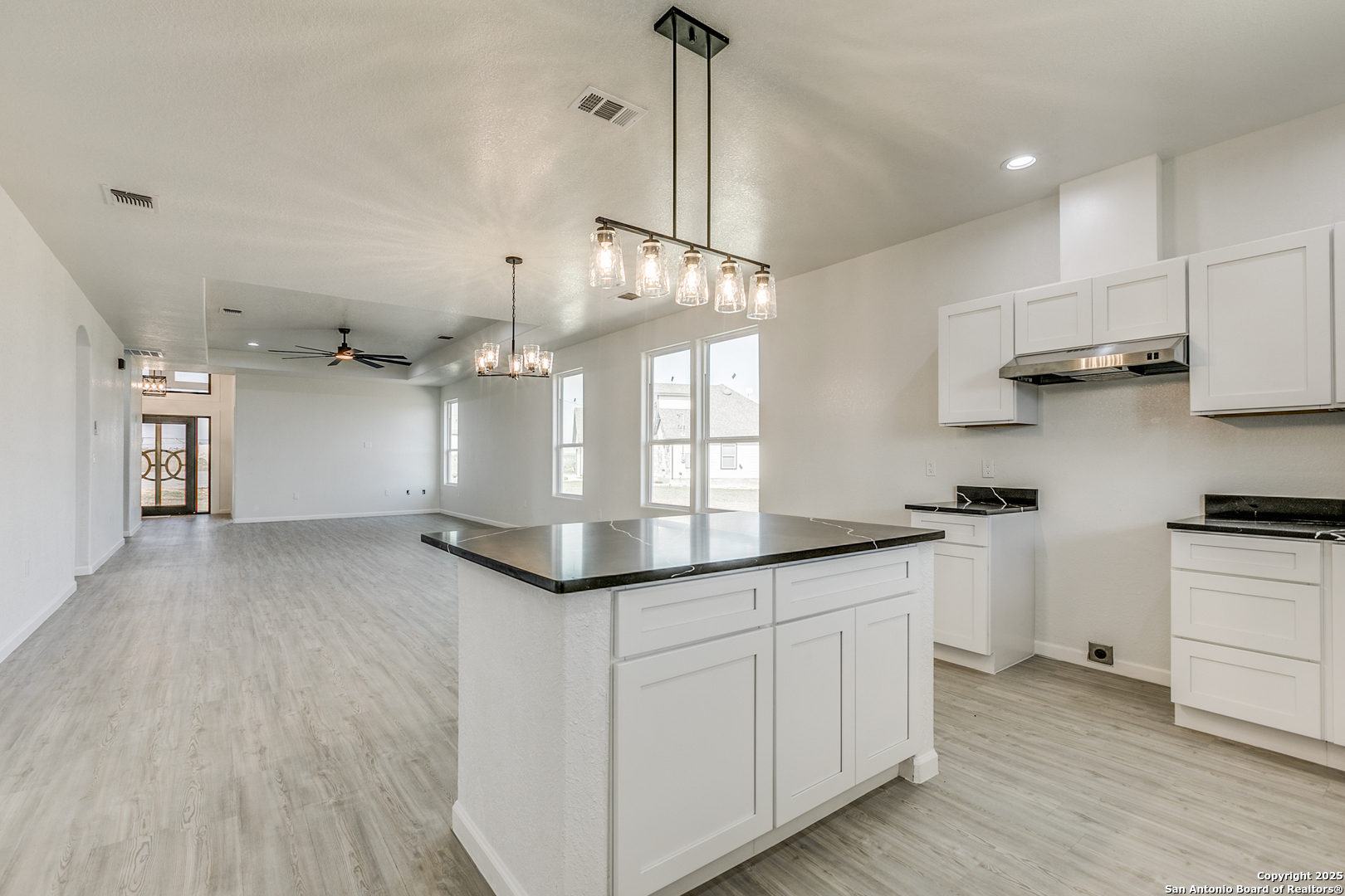 104 Flor Del Sol San Antonio TX 78264