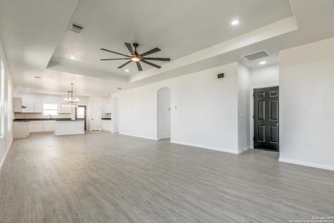 104 Flor Del Sol San Antonio TX 78264