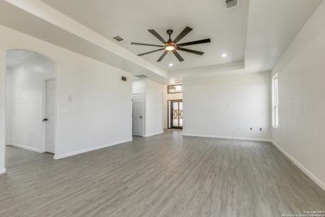 104 Flor Del Sol San Antonio TX 78264