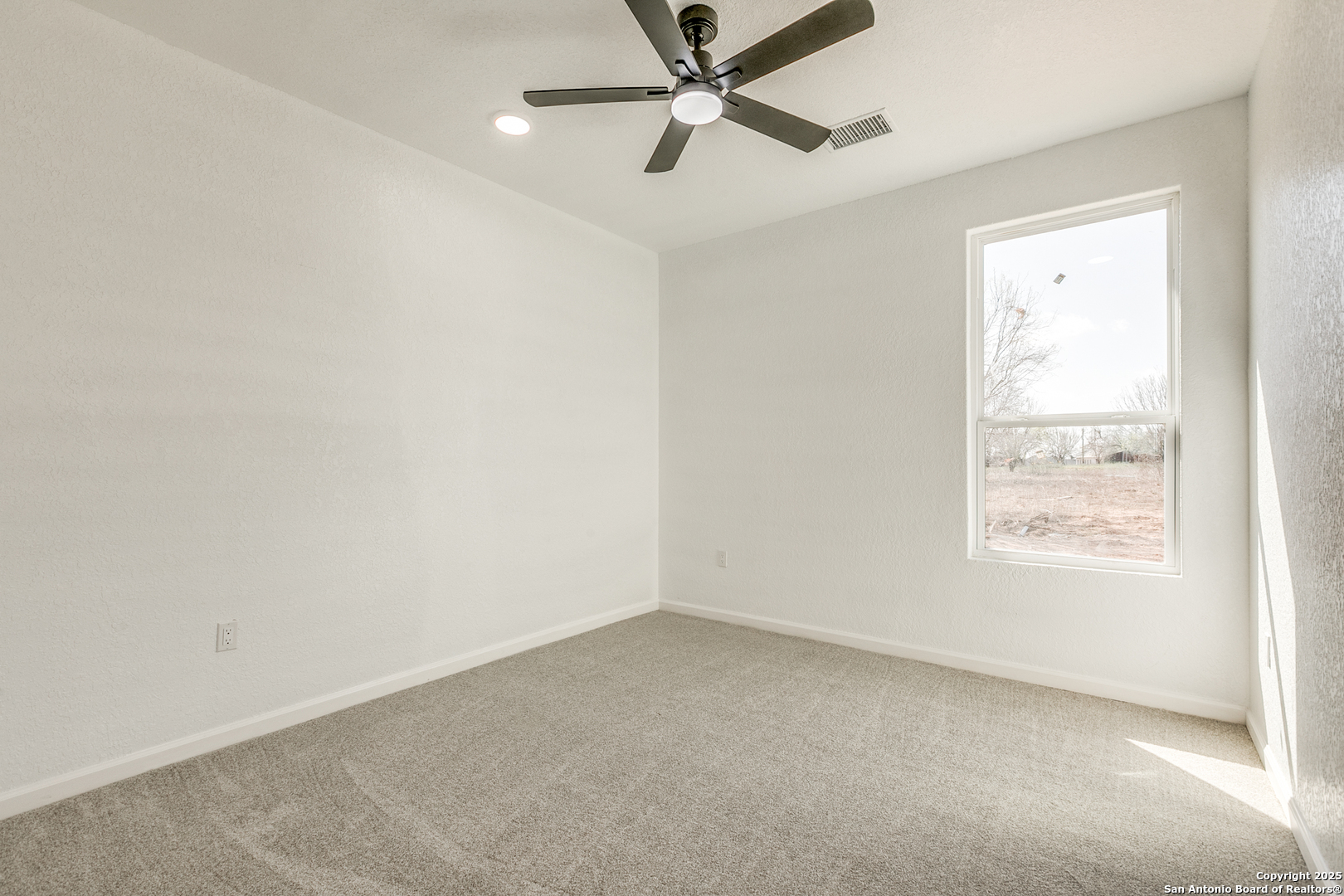 104 Flor Del Sol San Antonio TX 78264