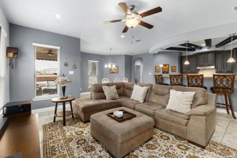 8702 Shady Mountain San Antonio TX 78254