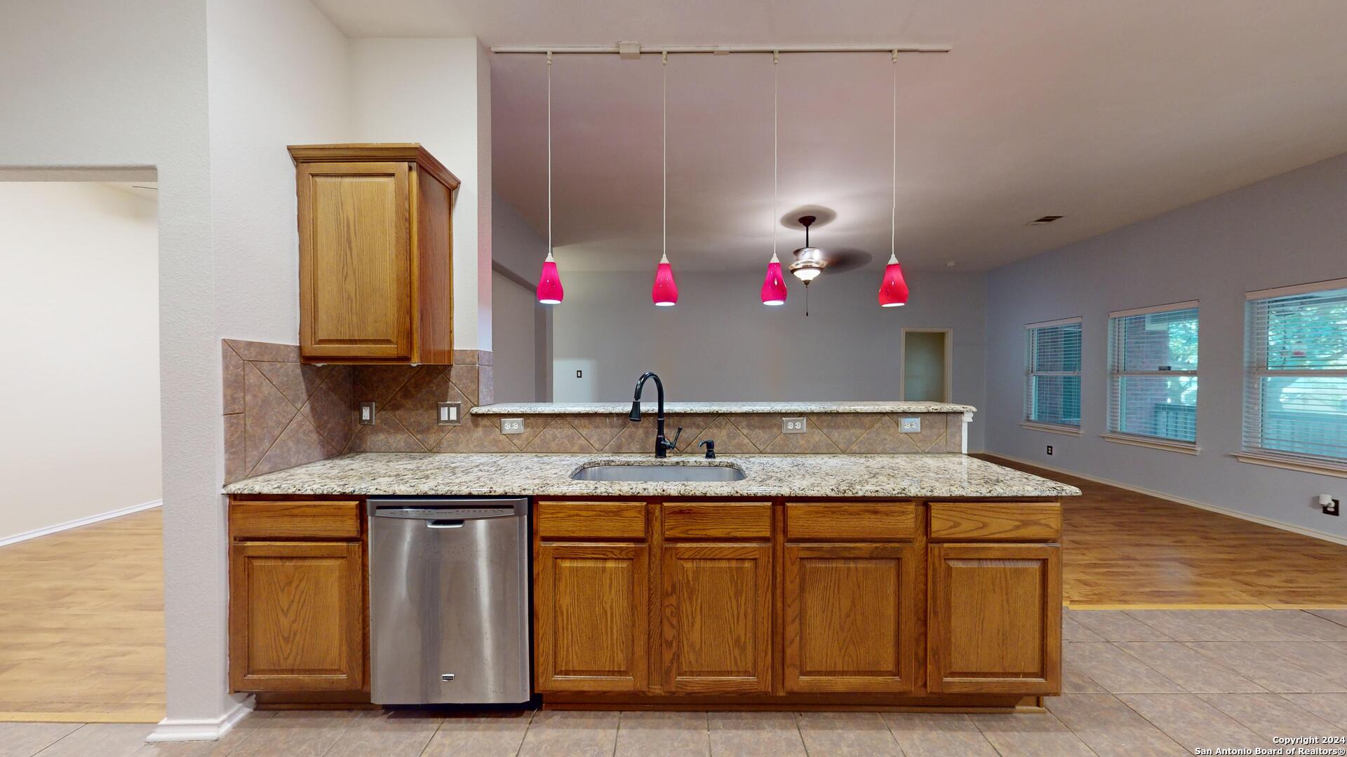 161 Glen Eagles Cibolo TX 78108
