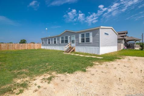 402 Ala Blanca Drive Lytle TX 78052