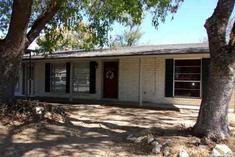 608 Val Verde Drive Pleasanton TX 78064