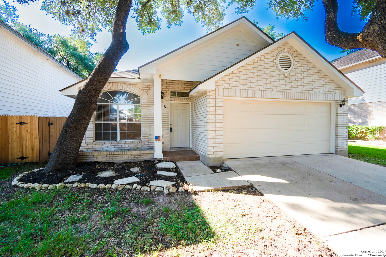 6 Pembroke Place San Antonio TX 78240