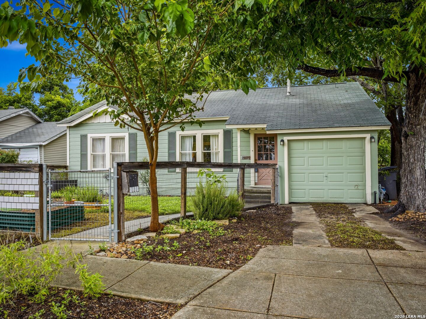 2022 W Craig Place San Antonio TX 78201