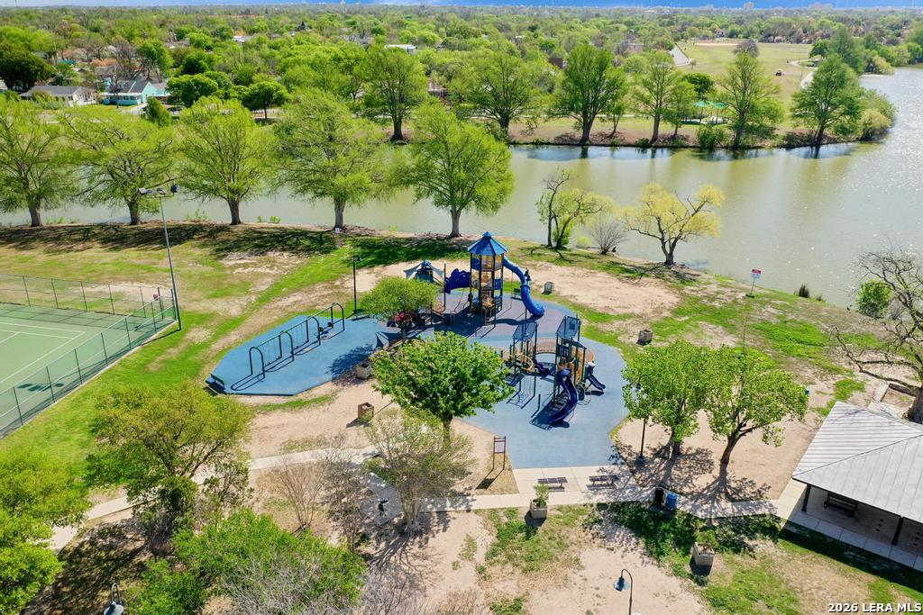 2022 W Craig Place San Antonio TX 78201
