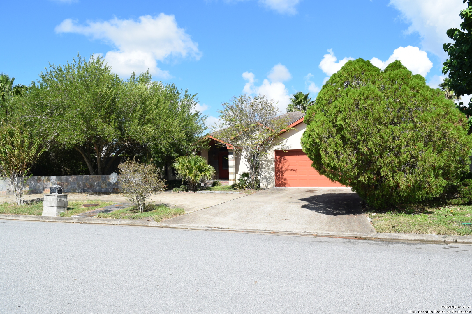 125 Pinar Del Rio Avenue Brownsville TX 78526