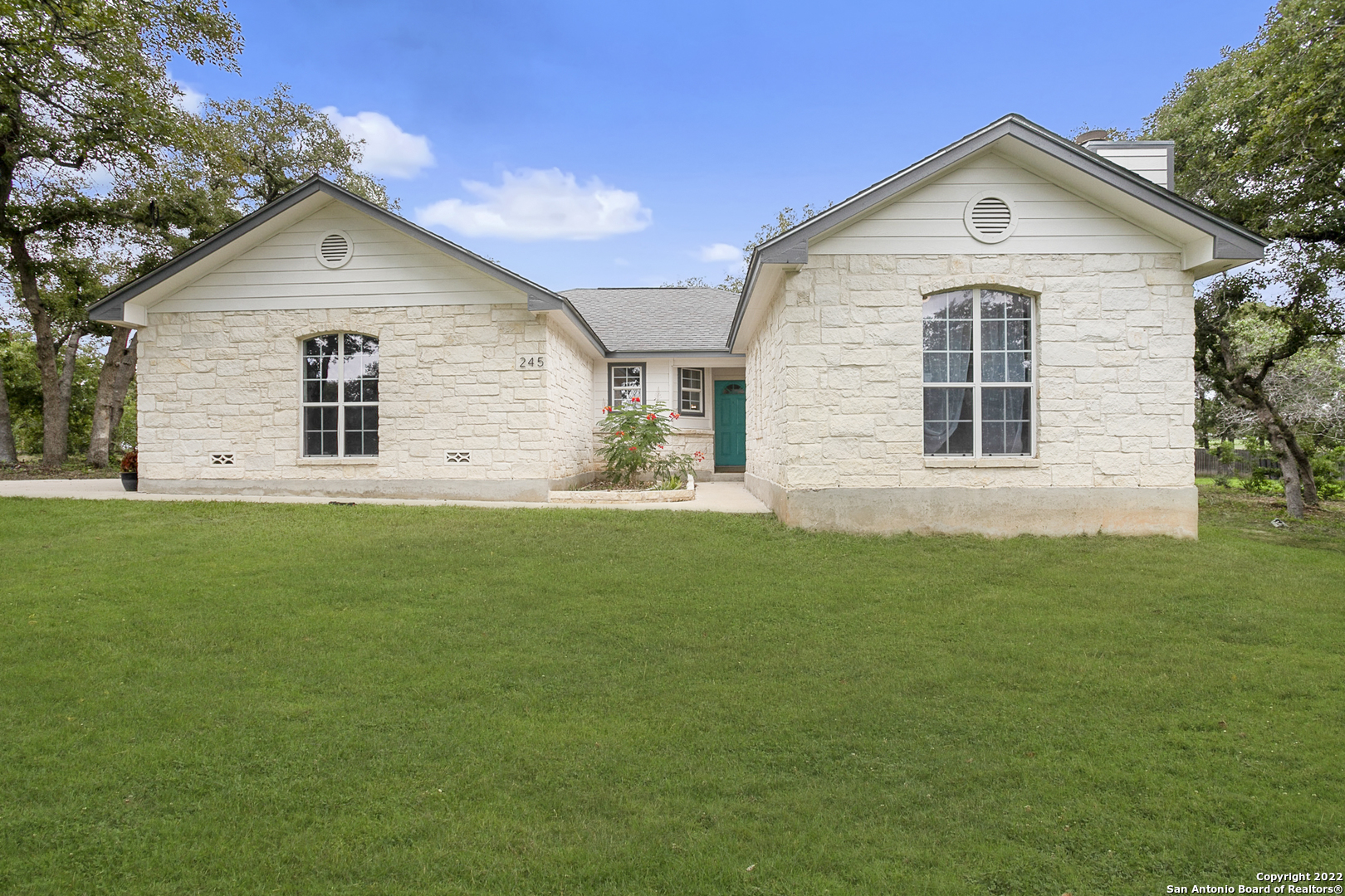 245 Great Oaks Boulevard La Vernia TX 78121