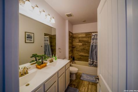 104 Fairway Floresville TX 78114