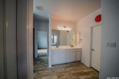 104 Fairway Floresville TX 78114