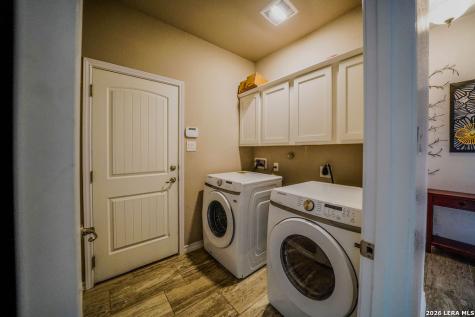 104 Fairway Floresville TX 78114