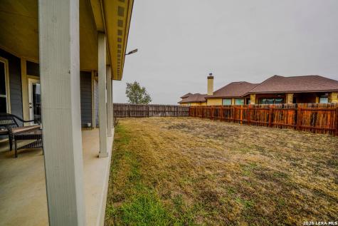 104 Fairway Floresville TX 78114