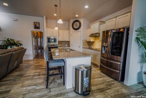 104 Fairway Floresville TX 78114