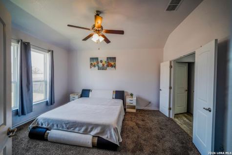 104 Fairway Floresville TX 78114