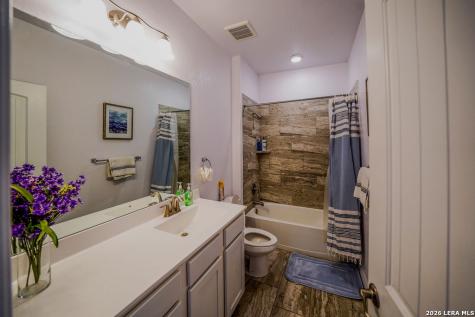 104 Fairway Floresville TX 78114