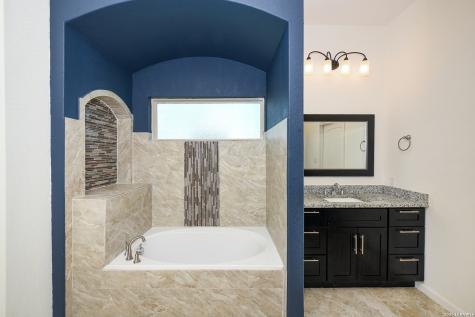 7606 Triple Leaf China Grove TX 78263