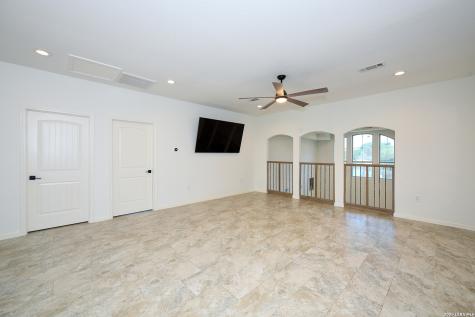 7606 Triple Leaf China Grove TX 78263