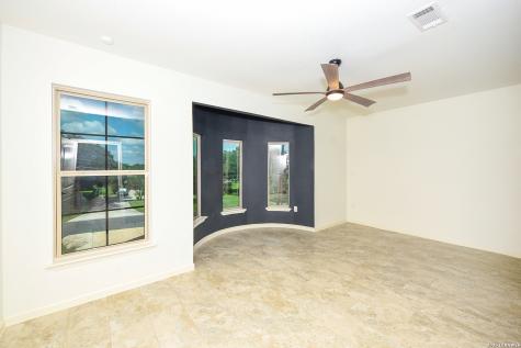 7606 Triple Leaf China Grove TX 78263