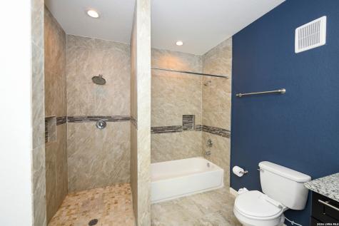 7606 Triple Leaf China Grove TX 78263